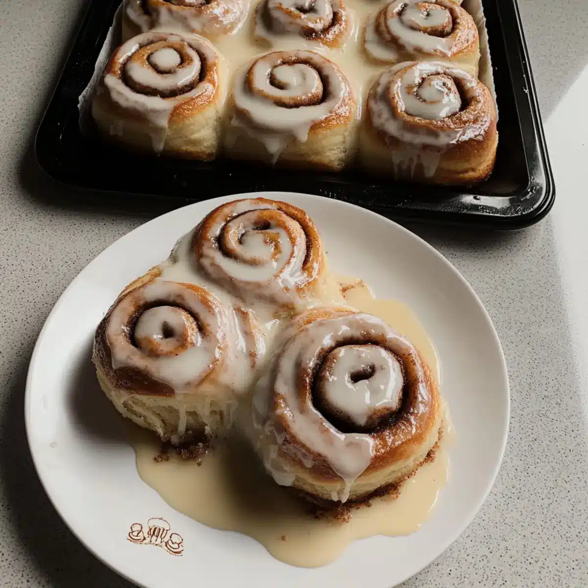 Fluffy Cinnamon Rolls with Creamy Glaze